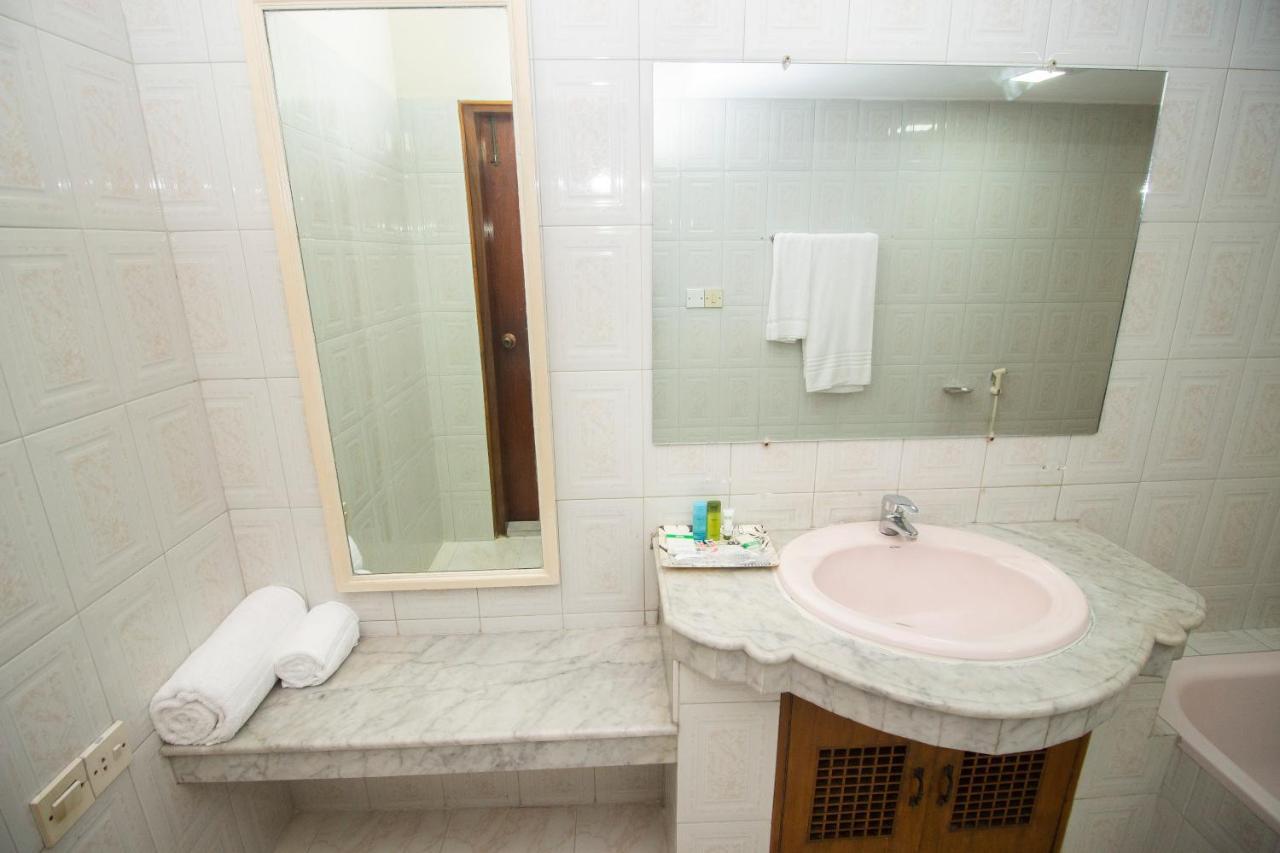 Hotel Suite Palace Dhaka Ngoại thất bức ảnh